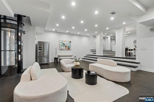 84 Shrewsbury Drive, Livingston, NJ 07039