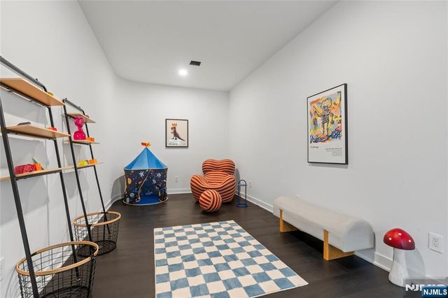 84 Shrewsbury Drive, Livingston, NJ 07039