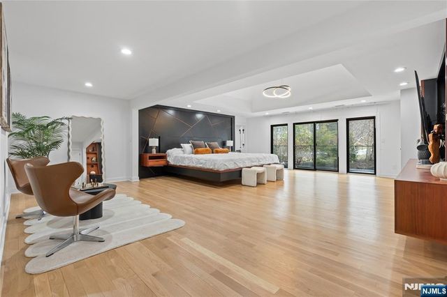 84 Shrewsbury Drive, Livingston, NJ 07039