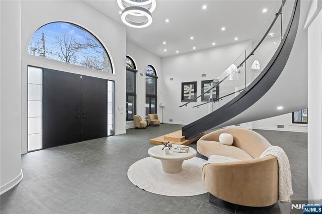 84 Shrewsbury Drive, Livingston, NJ 07039