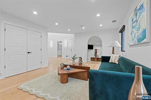 84 Shrewsbury Drive, Livingston, NJ 07039