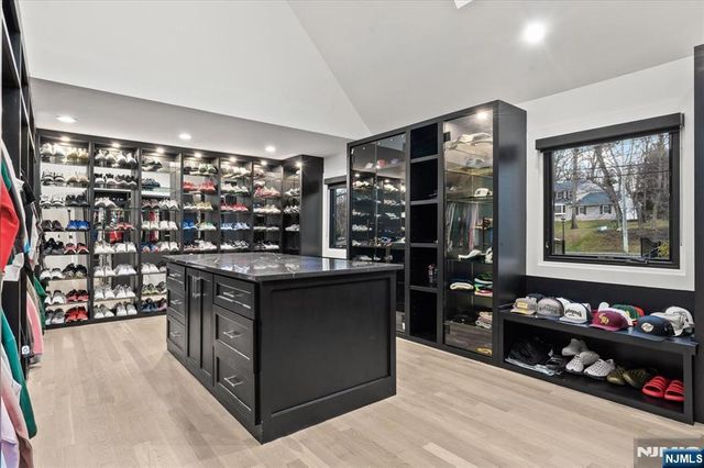 84 Shrewsbury Drive, Livingston, NJ 07039