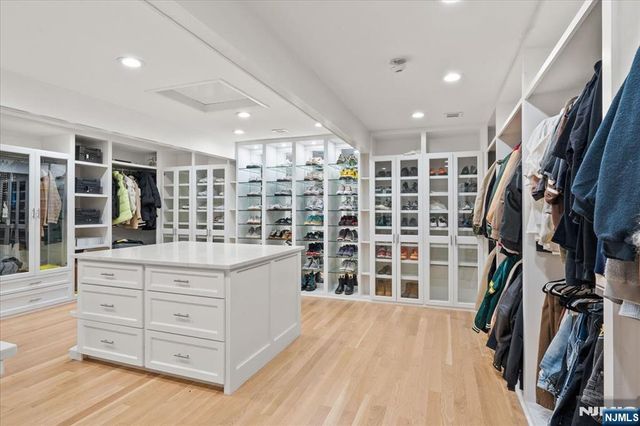 84 Shrewsbury Drive, Livingston, NJ 07039