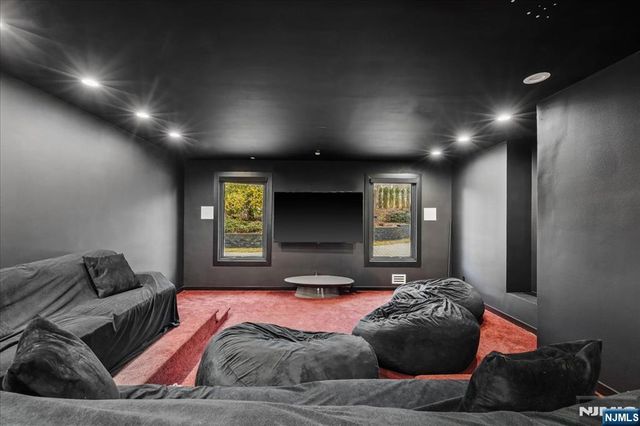 84 Shrewsbury Drive, Livingston, NJ 07039