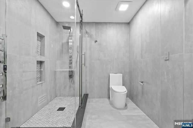 84 Shrewsbury Drive, Livingston, NJ 07039