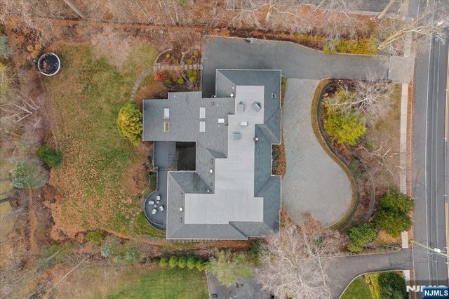 84 Shrewsbury Drive, Livingston, NJ 07039