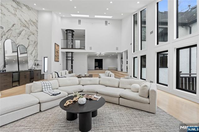 84 Shrewsbury Drive, Livingston, NJ 07039