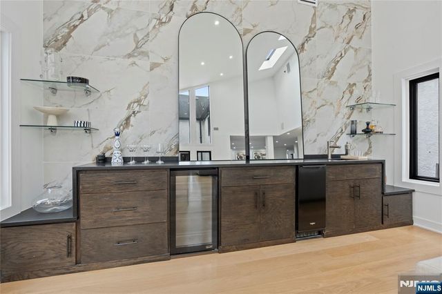 84 Shrewsbury Drive, Livingston, NJ 07039