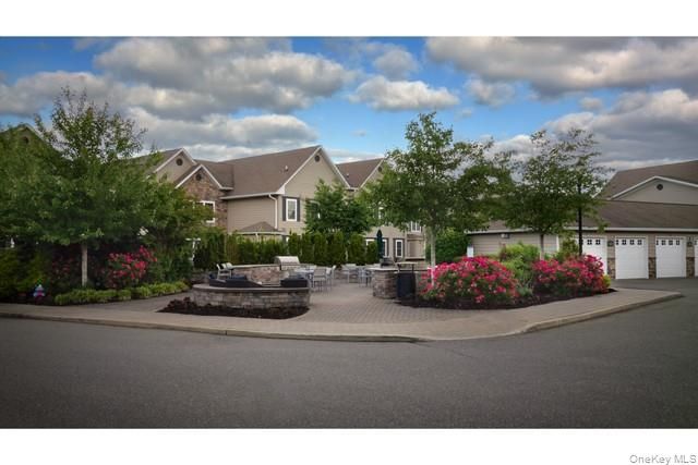 1109 Dolphin Lane 1109, Holbrook, NY 11741