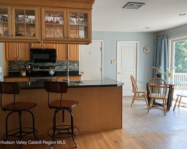 903 Old Post Road, New Paltz, NY 12561