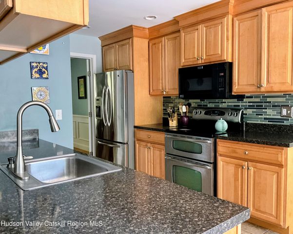 903 Old Post Road, New Paltz, NY 12561