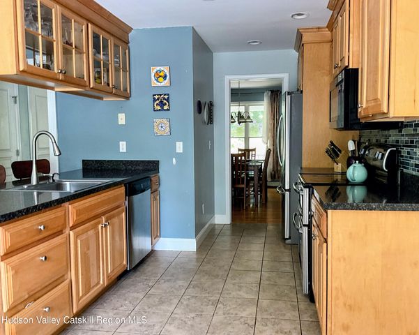 903 Old Post Road, New Paltz, NY 12561