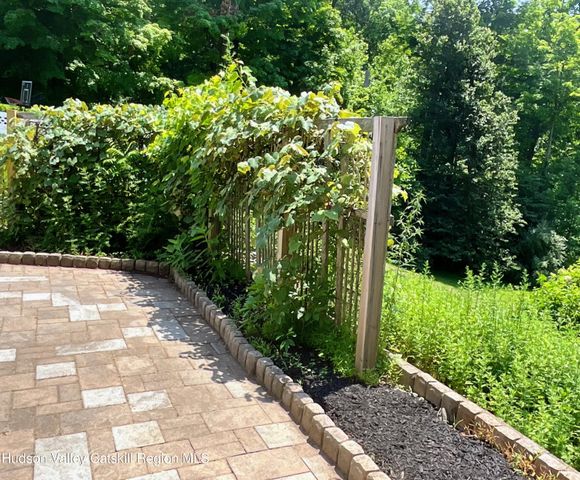 903 Old Post Road, New Paltz, NY 12561