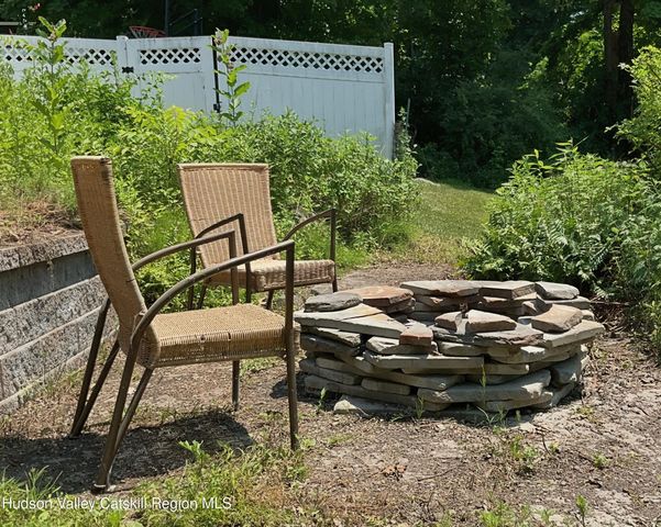 903 Old Post Road, New Paltz, NY 12561