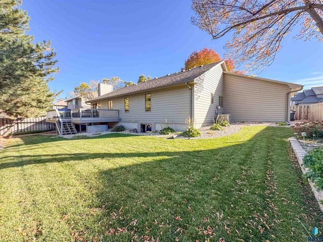 720 E 61st St Street, Sioux Falls, SD 57108