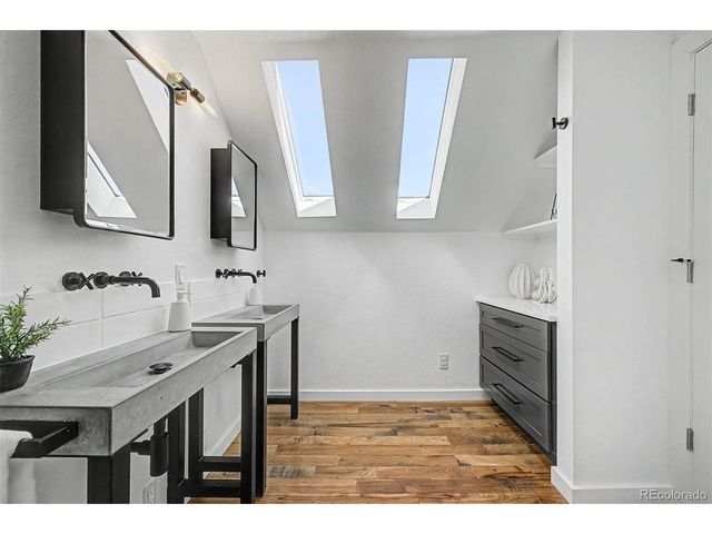 2600 N Vine St, Denver, CO 80205