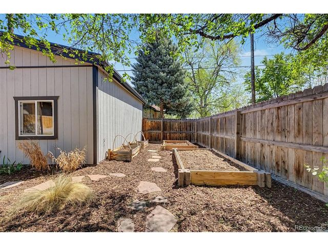 2600 N Vine St, Denver, CO 80205