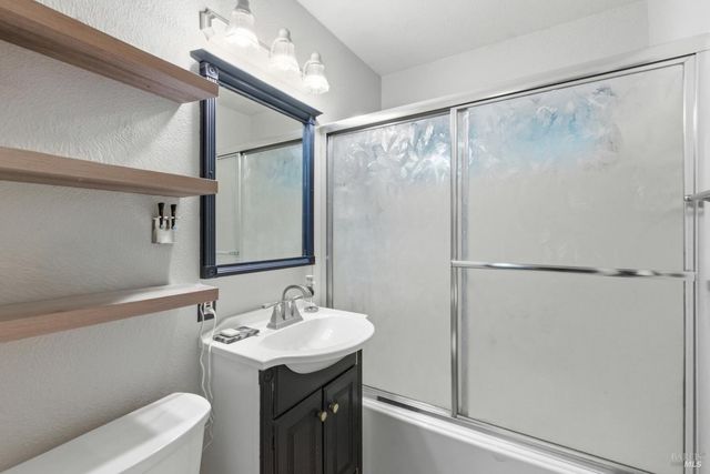 891 Rosewood Ave, Vallejo, CA 94591