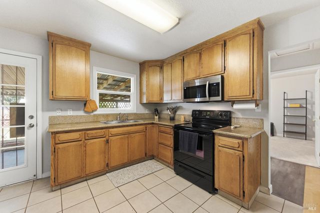 891 Rosewood Ave, Vallejo, CA 94591