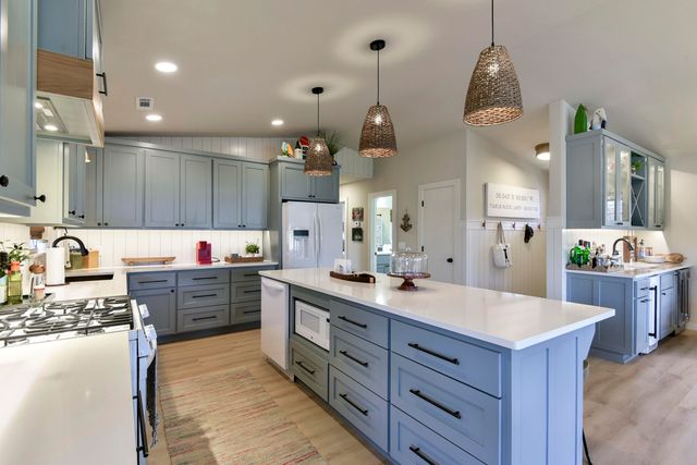 26445 Farm Road 1212, Eagle Rock, MO 65641