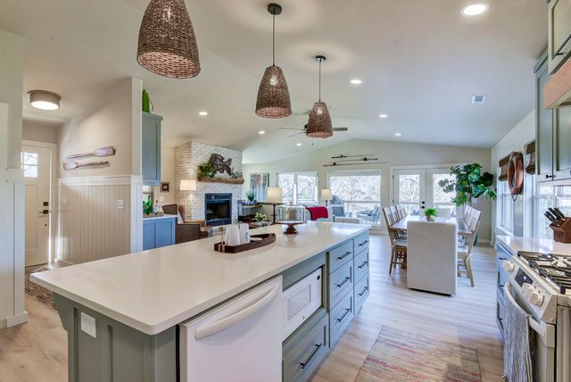 26445 Farm Road 1212, Eagle Rock, MO 65641