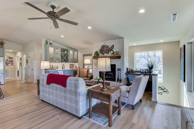 26445 Farm Road 1212, Eagle Rock, MO 65641