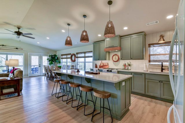 26445 Farm Road 1212, Eagle Rock, MO 65641