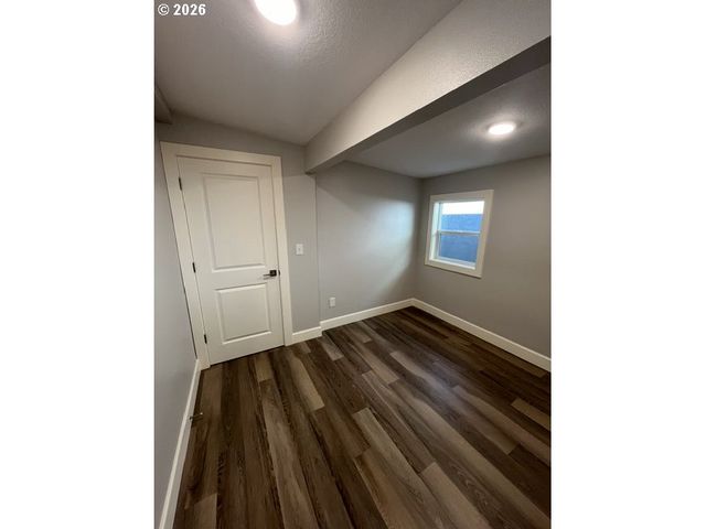 2208 E 5TH St, Vancouver, WA 98661