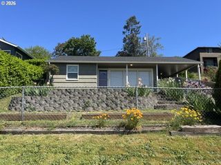 2208 E 5TH St, Vancouver, WA 98661