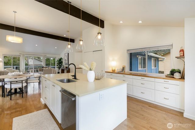 15812 NE 106th Street, Redmond, WA 98052