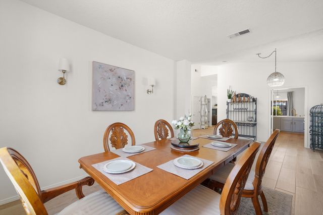 1300 Montara Drive NW, Los Lunas, NM 87031