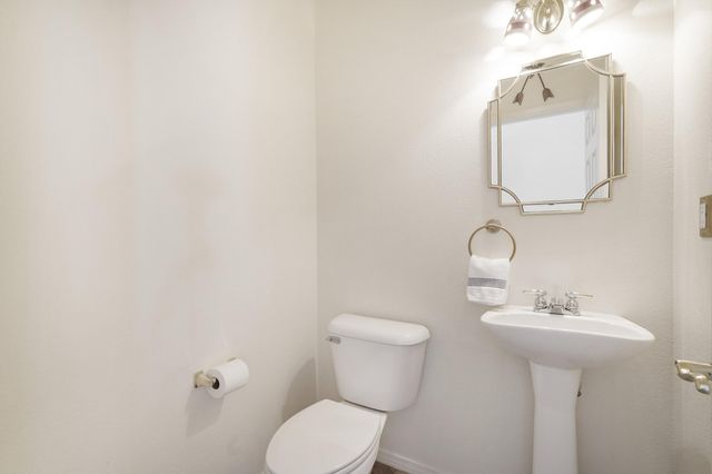 1300 Montara Drive NW, Los Lunas, NM 87031