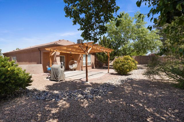 1300 Montara Drive NW, Los Lunas, NM 87031