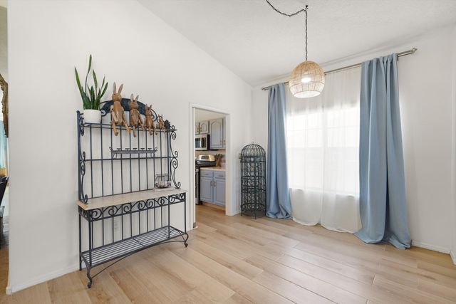 1300 Montara Drive NW, Los Lunas, NM 87031