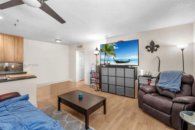 1423 Holly Heights Dr 18, Fort Lauderdale, FL 33304