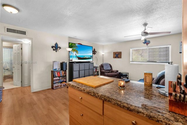 1423 Holly Heights Dr 18, Fort Lauderdale, FL 33304