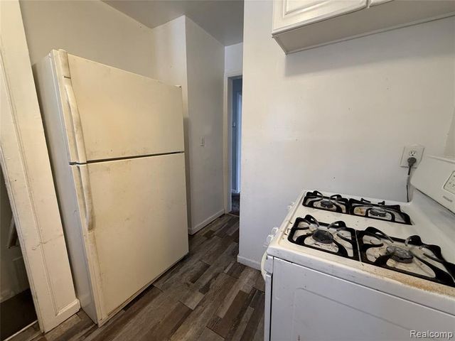 8864 Heyden Street, Detroit, MI 48228