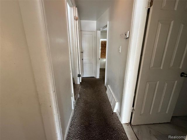 8864 Heyden Street, Detroit, MI 48228