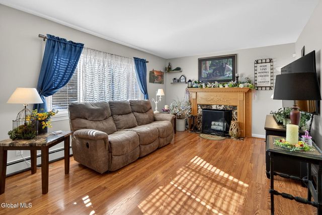 155 Willow Lane, Schenectady, NY 12302