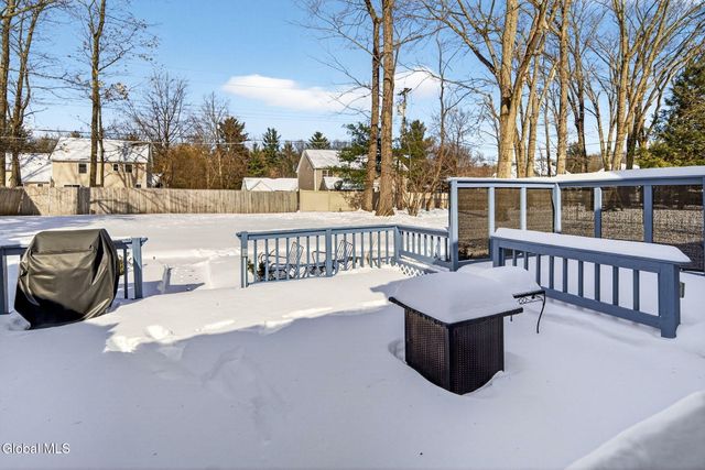 155 Willow Lane, Schenectady, NY 12302