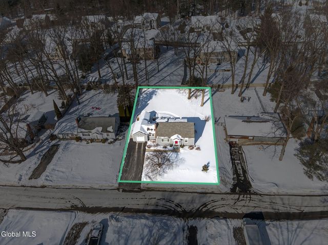 155 Willow Lane, Schenectady, NY 12302