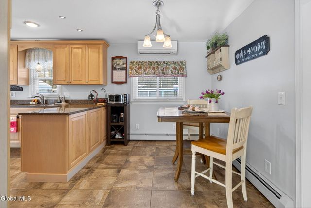 155 Willow Lane, Schenectady, NY 12302