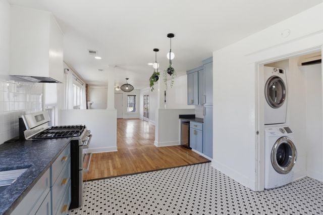 964 FORREST AVE, Memphis, TN 38105