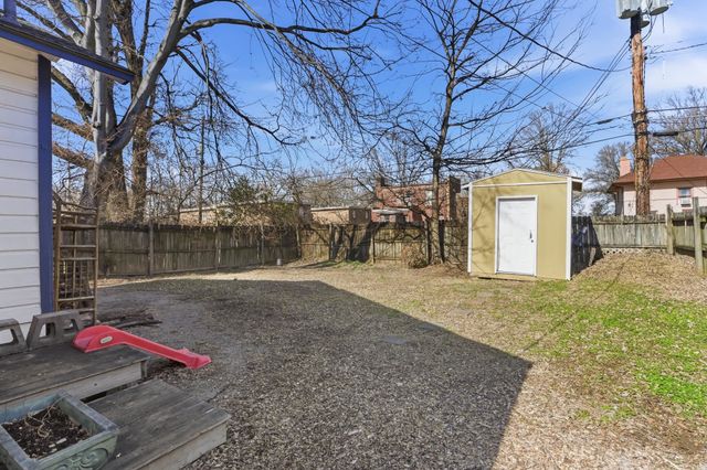 964 FORREST AVE, Memphis, TN 38105