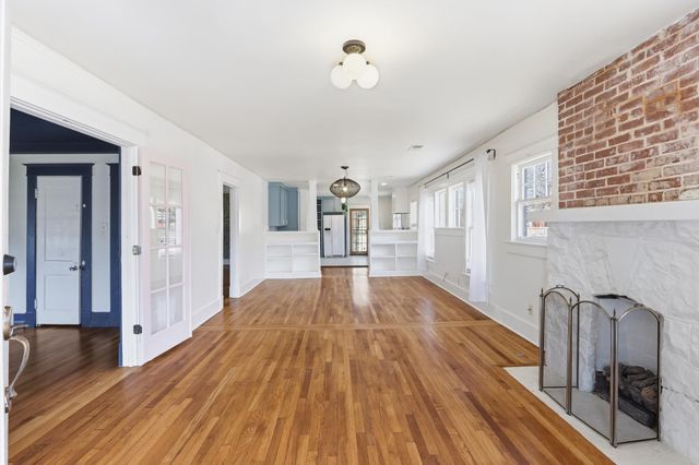 964 FORREST AVE, Memphis, TN 38105