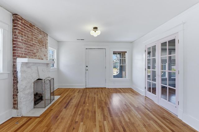 964 FORREST AVE, Memphis, TN 38105