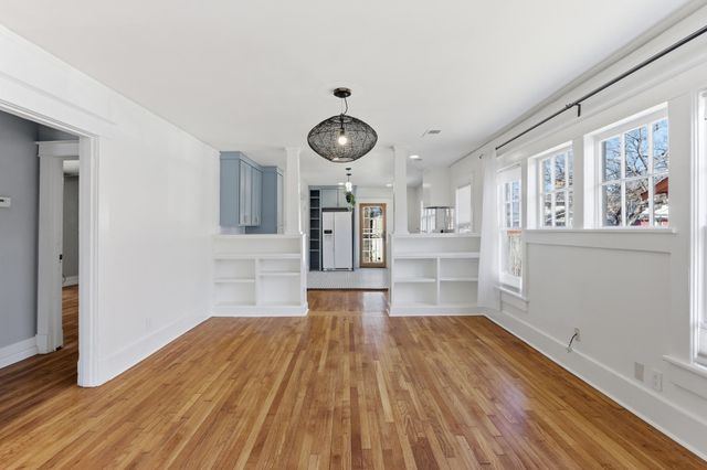 964 FORREST AVE, Memphis, TN 38105