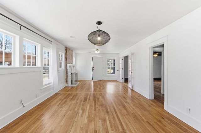 964 FORREST AVE, Memphis, TN 38105