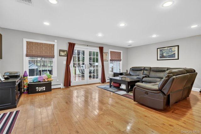 69 S Airmont Road, Suffern, NY 10901