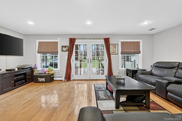 69 S Airmont Road, Suffern, NY 10901